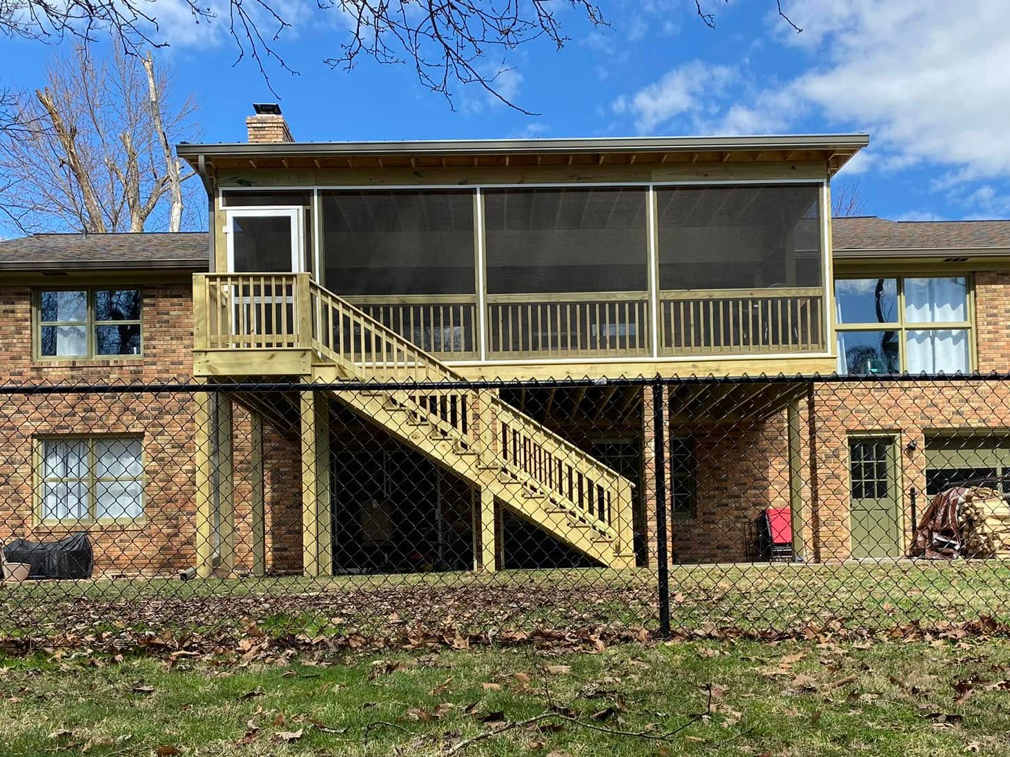 Screened in covered porch.